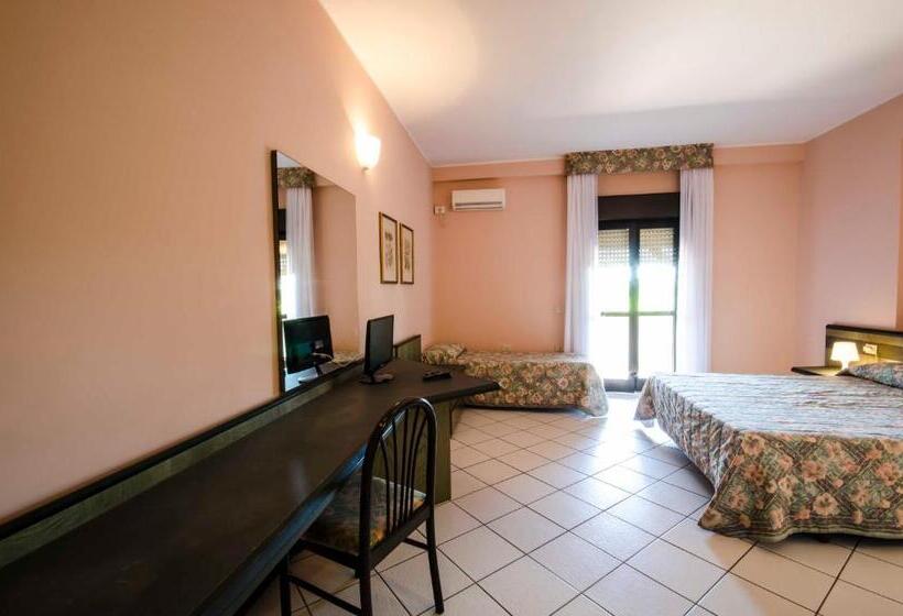 Трехместный Номер Superior, Torre Del Sole