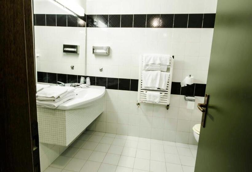 غرفة سوبيريور رباعية, Torre Del Sole