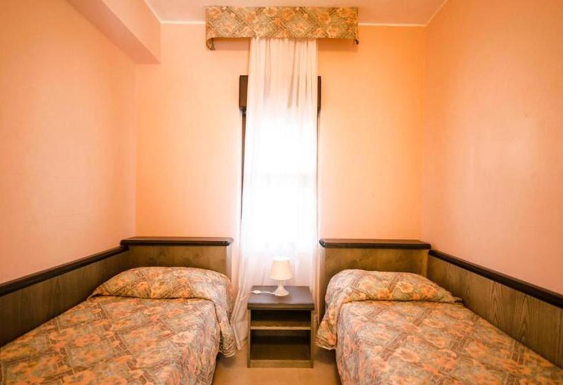 غرفة سوبيريور رباعية, Torre Del Sole