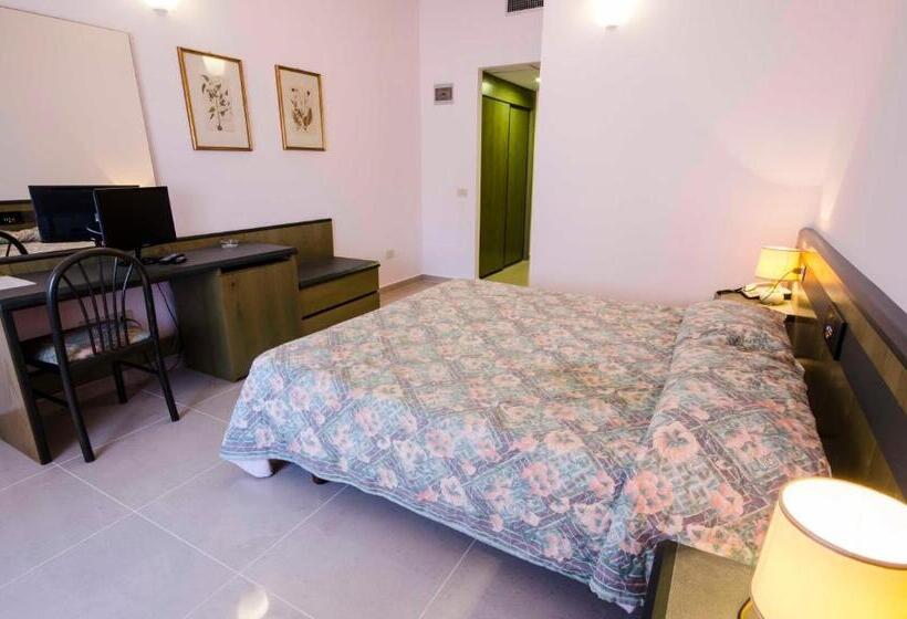 غرفة قياسية فردية, Torre Del Sole