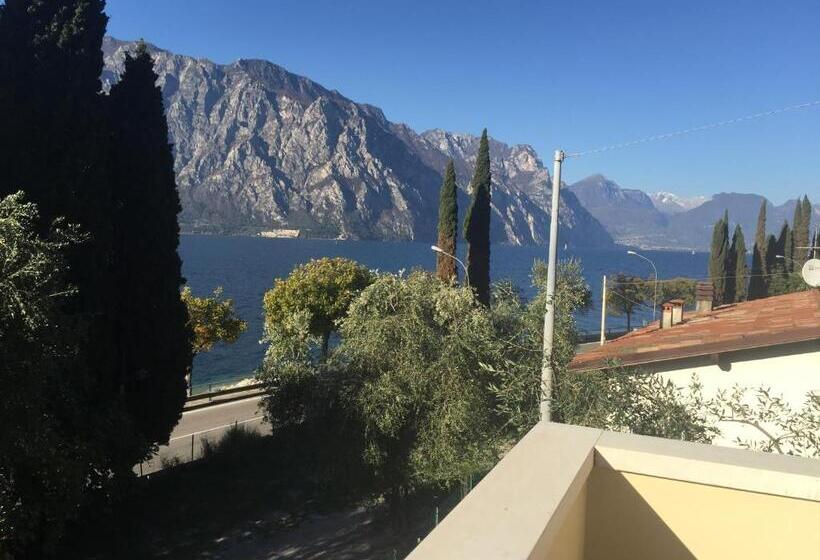 패밀리 룸, Vela Azzurra