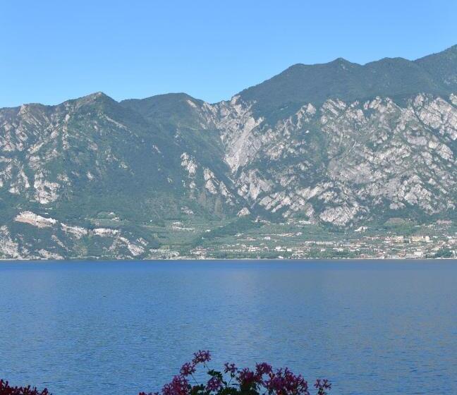 패밀리 룸, Vela Azzurra