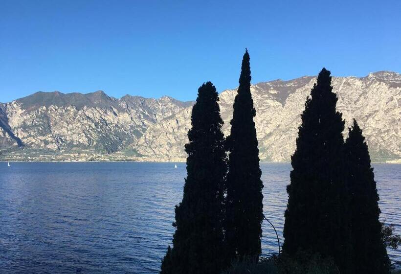 패밀리 룸, Vela Azzurra