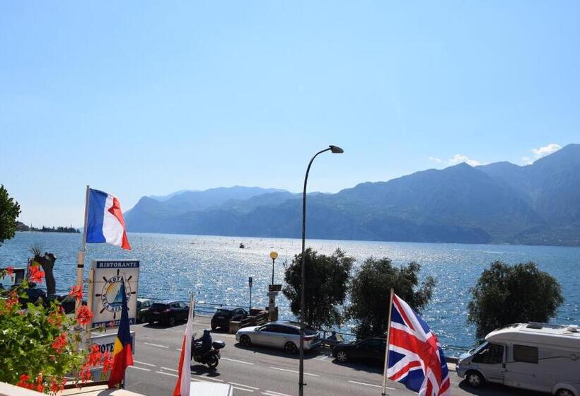 스탠다드 룸 호수 전망, Vela Azzurra