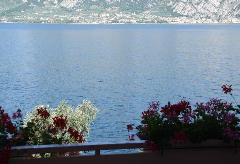 스탠다드 룸 호수 전망, Vela Azzurra