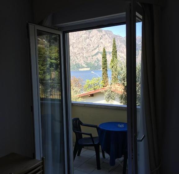 패밀리 룸, Vela Azzurra