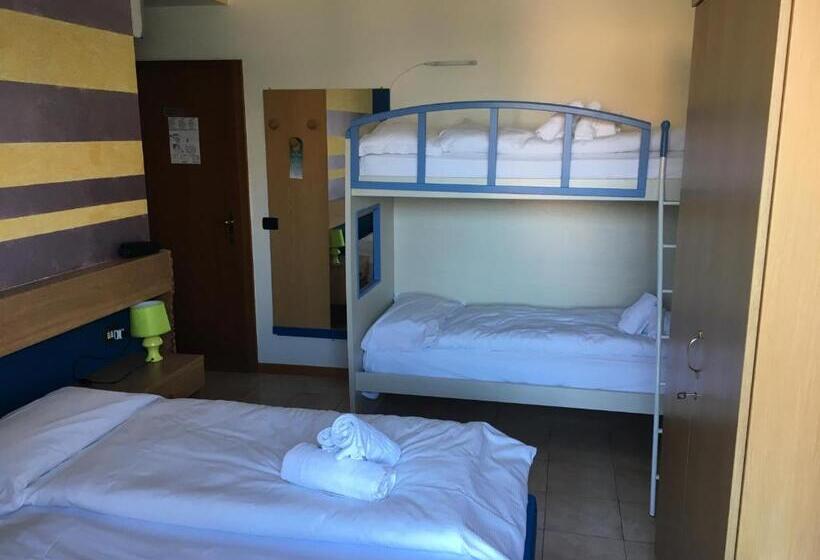 패밀리 룸, Vela Azzurra