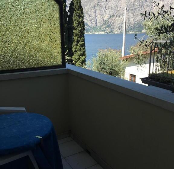 패밀리 룸, Vela Azzurra