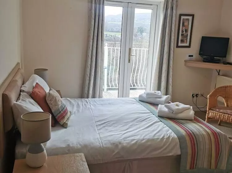 اتاق استاندارد, Llanwenarth Hotel & Riverside Restaurant