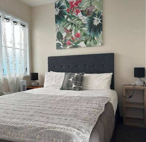 غرفة ديلوكس, Albert Number 6