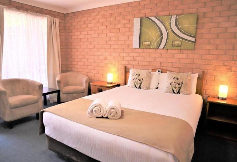 استودیو اجرایی, Golden Chain Aalana Motor Inn