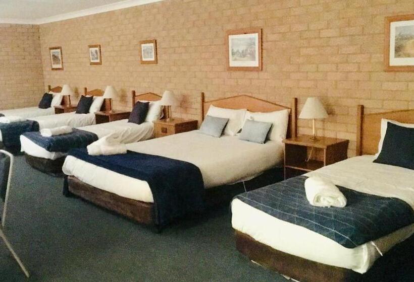 اتاق خانوادگی, Golden Chain Aalana Motor Inn