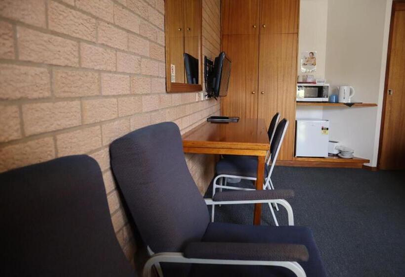 اتاق استاندارد برای معلولان, Golden Chain Aalana Motor Inn