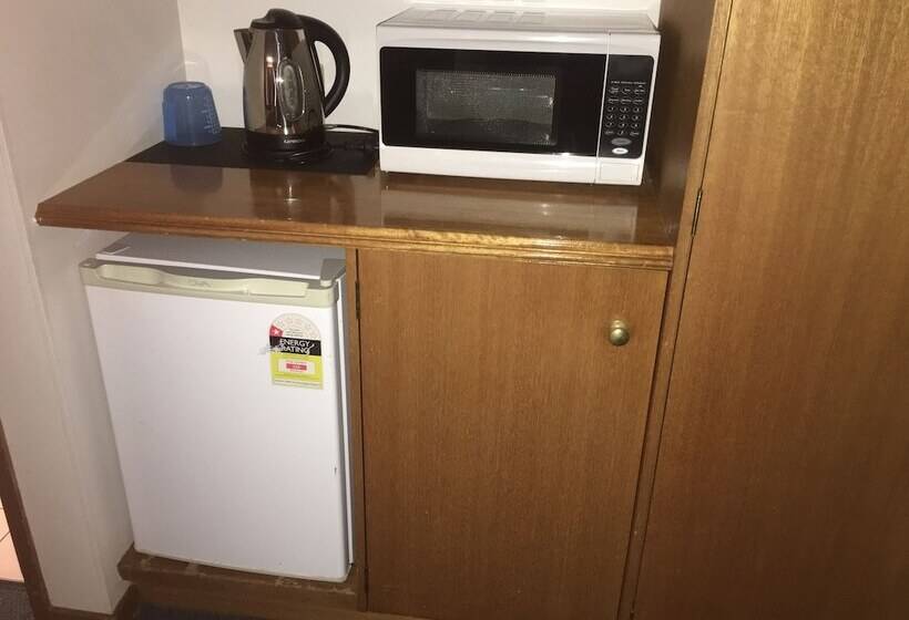 اتاق لوکس, Golden Chain Aalana Motor Inn