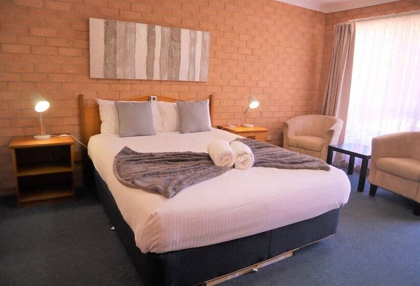 اتاق لوکس, Golden Chain Aalana Motor Inn