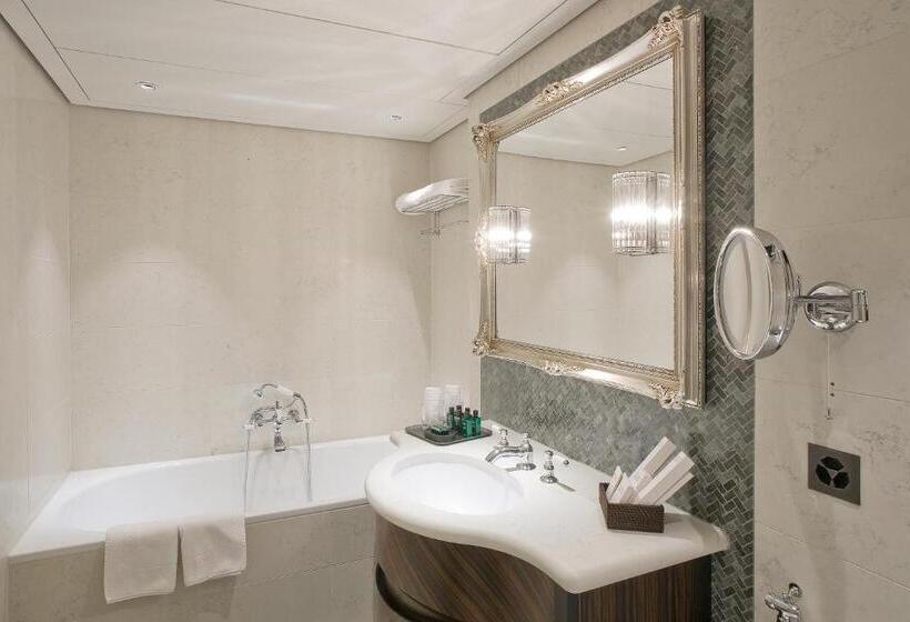 غرفة سوبيريور إطلالة على البحيرة, Villa Honegg