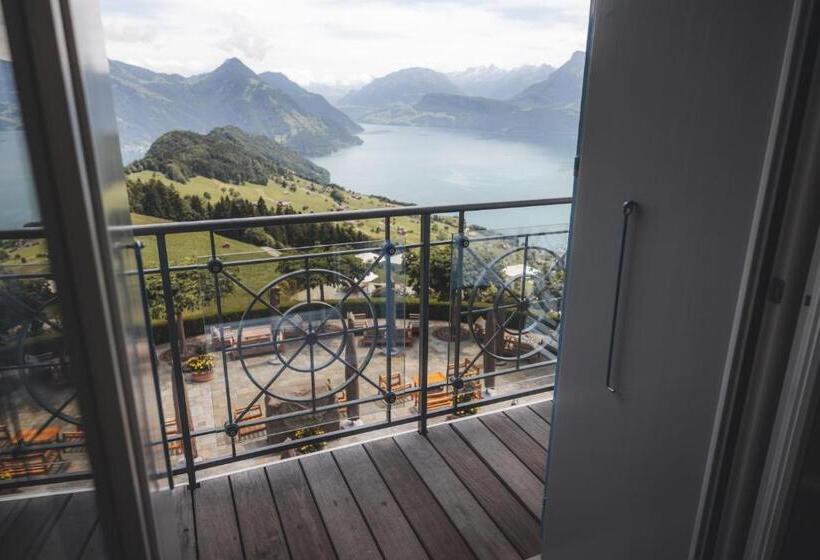 جناح جونيور مطل علي البحيرة, Villa Honegg