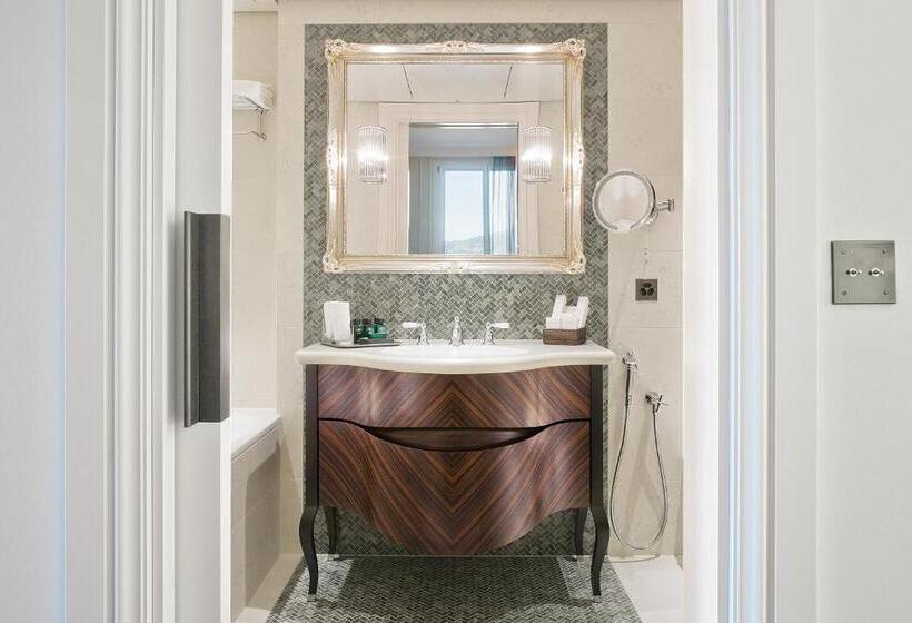 جناح مطل على البحيرة, Villa Honegg