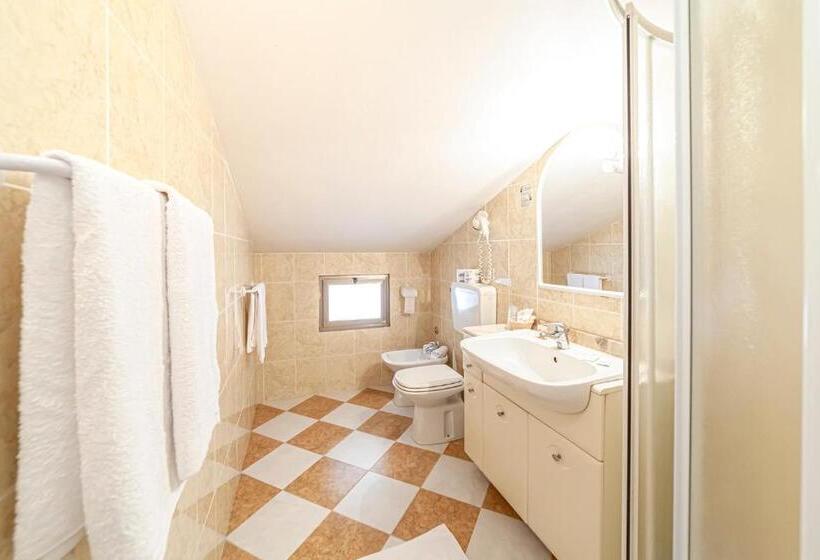 اتاق خانوادگی, Villa Luisa