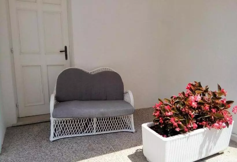 ویلای 1 خوابه با چشم‌انداز باغ, Villa Luisa