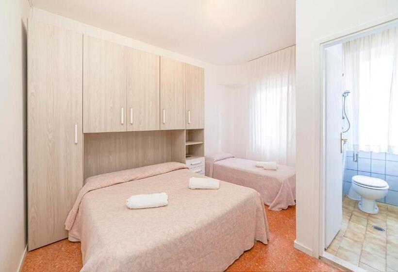 اتاق اکونومی, Villa Luisa