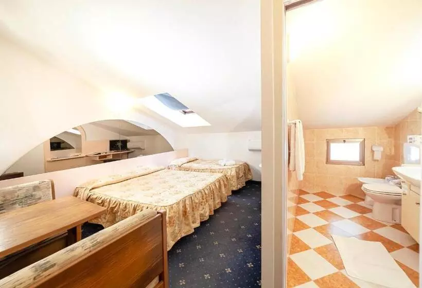 Economy Triple Room, Villa Luisa