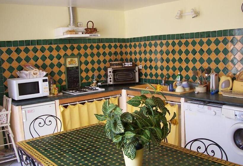 חדר סטנדרט לשלושה, Le Fenouillet Chambres D Hotes Proche Des Grands Buffets