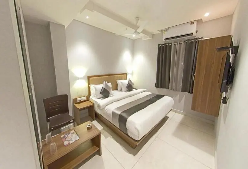 Superior Zimmer Kingsize Bett, Nova Star