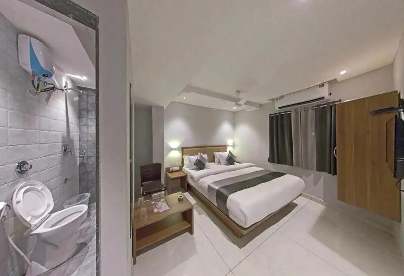 Superior Zimmer Kingsize Bett, Nova Star
