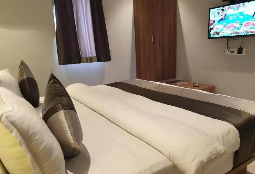 Superior Zimmer Kingsize Bett, Nova Star