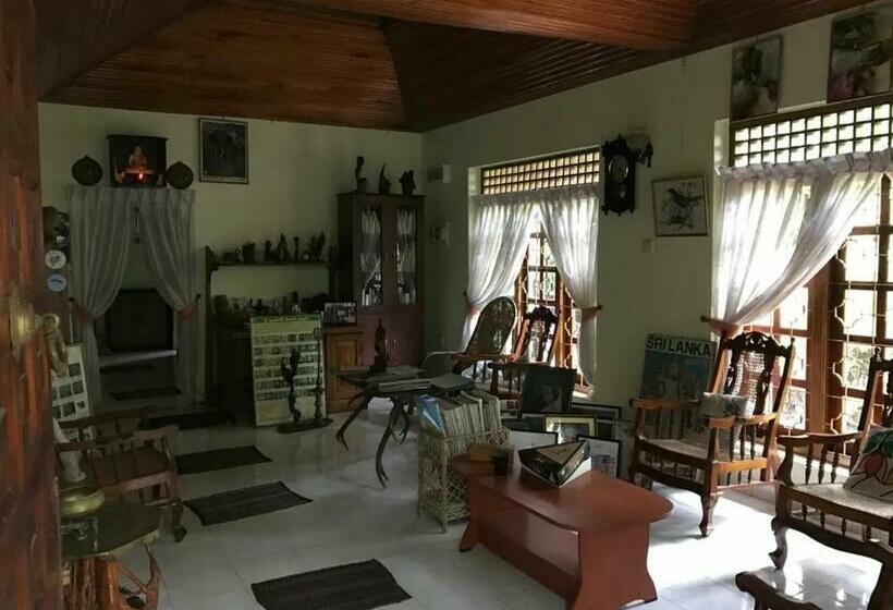 غرفة قياسية, Sinharaja Tour Hostel