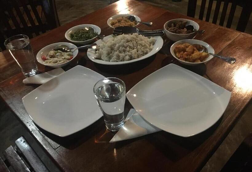 Номер Стандарт, Sinharaja Tour Hostel