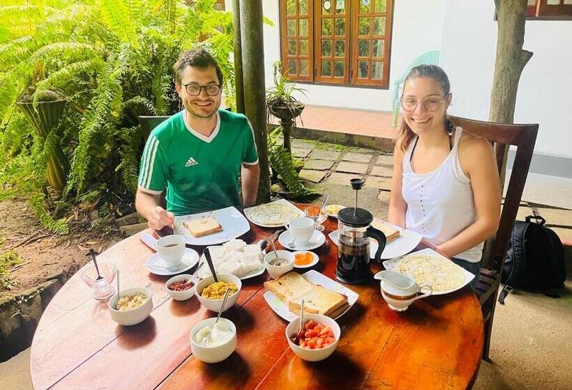 غرفة قياسية, Sinharaja Tour Hostel