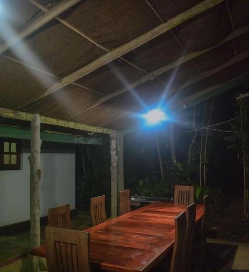 غرفة قياسية, Sinharaja Tour Hostel