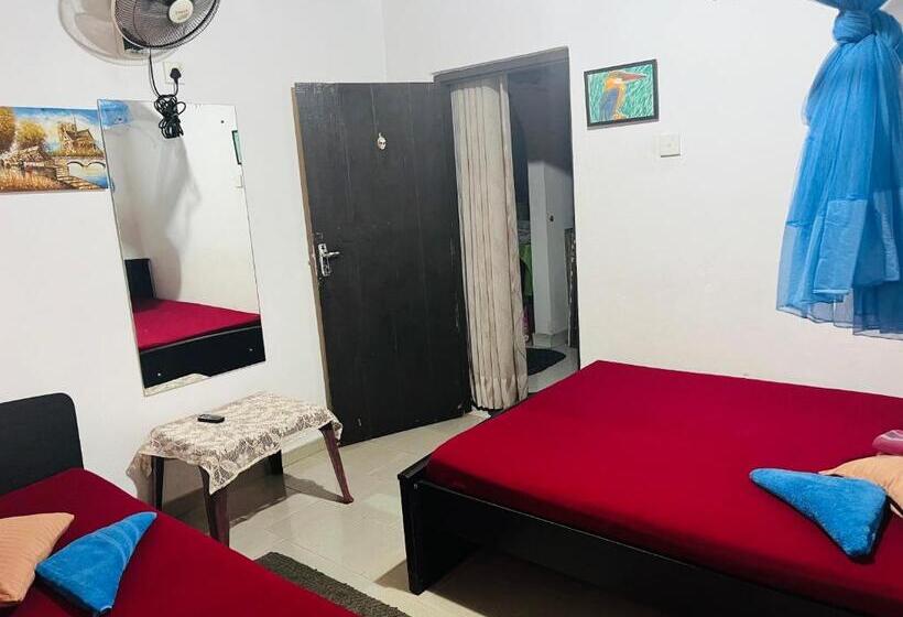 Номер Стандарт, Sinharaja Tour Hostel