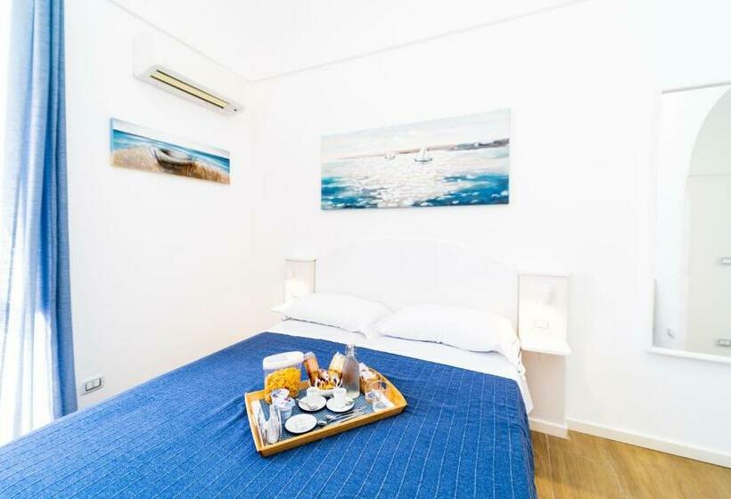 キングサイズベッドのスタンダードルーム, Frennesia Amalfi Coast