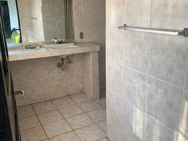 اتاق خانوادگی, Bahia Atitlan