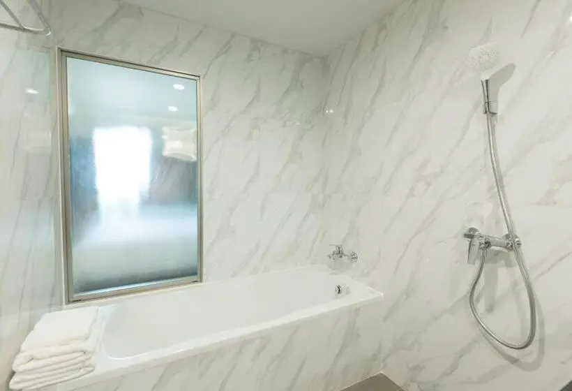Deluxe Kolmen Hengen Huone, Paragon Grand Resort