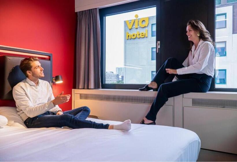 سوییت لوکس, Via Suites