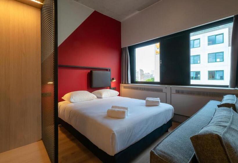 سوییت لوکس, Via Suites