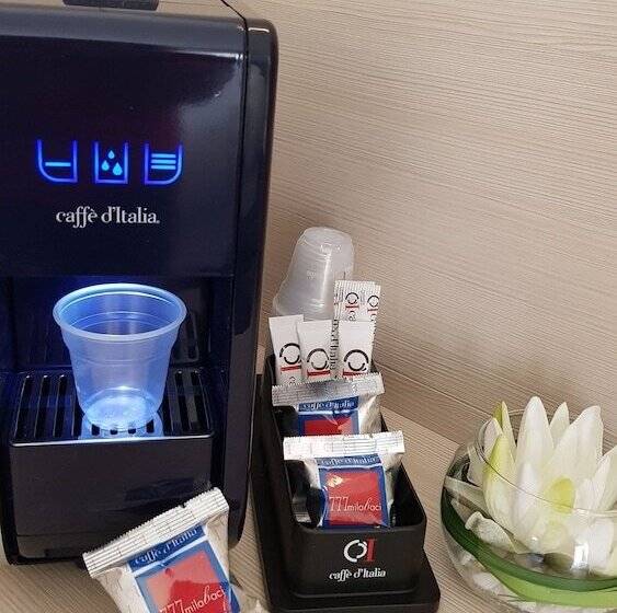 اتاق خانوادگی, @ Home Hotel Locarno