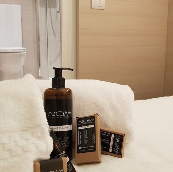 اتاق استاندارد با چشمانداز دریاچه, @ Home Hotel Locarno