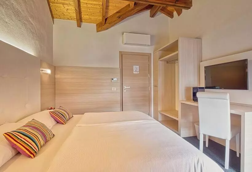 レイクビュースタンダードルーム, @ Home Hotel Locarno