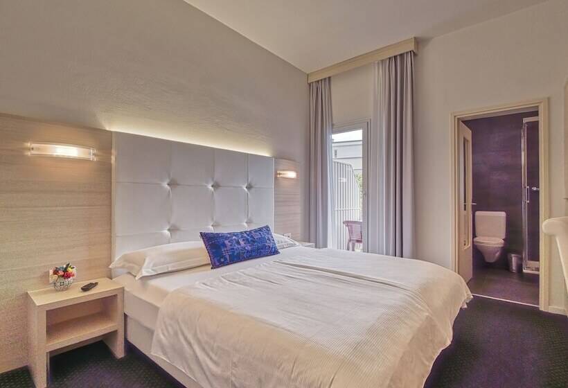اتاق استاندارد با چشمانداز دریاچه, @ Home Hotel Locarno