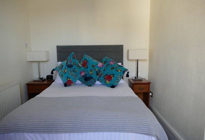 جناح مطلّ علي البحر, The Cae Mor