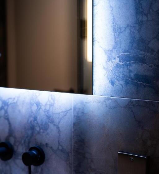 غرفة قياسية, The Cae Mor