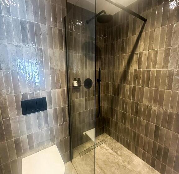 غرفة قياسية, The Cae Mor