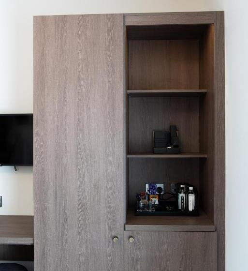 غرفة قياسية, The Cae Mor