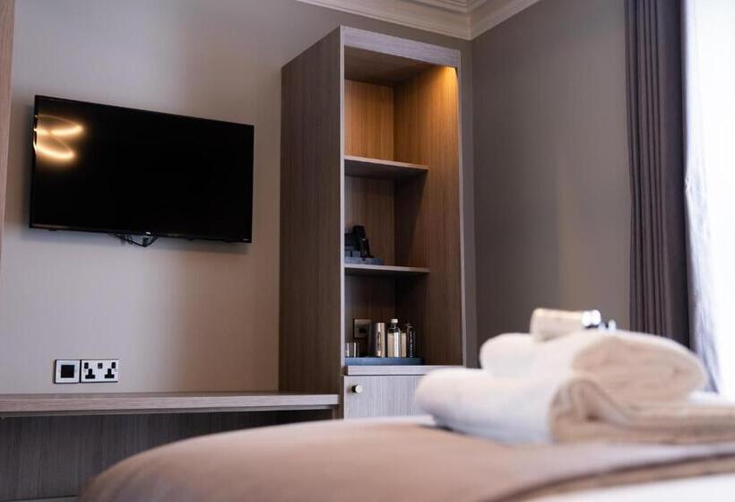 غرفة قياسية, The Cae Mor