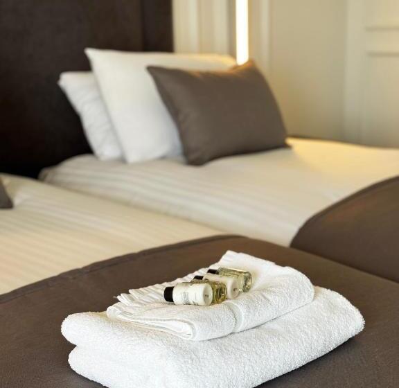 غرفة قياسية لذوى الاحتياجات الخاصة, The Cae Mor